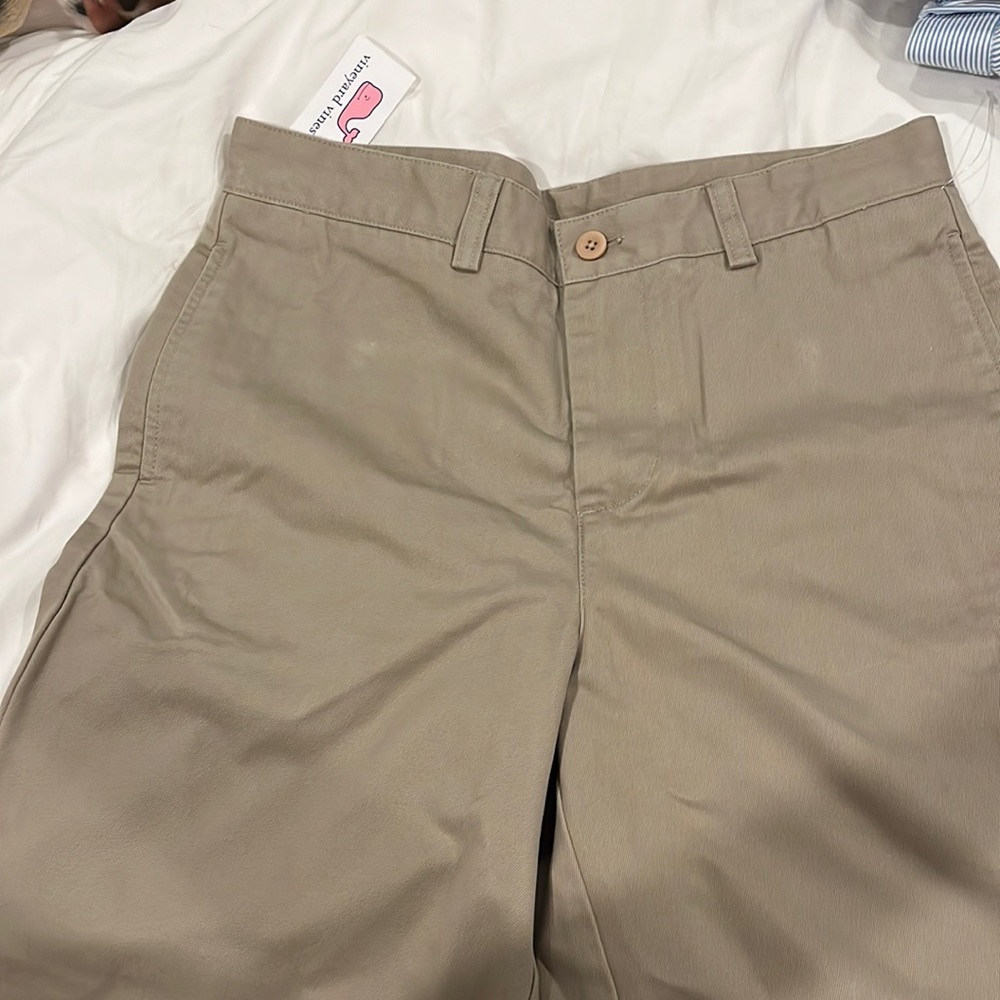 Vineyard vine khaki shorts